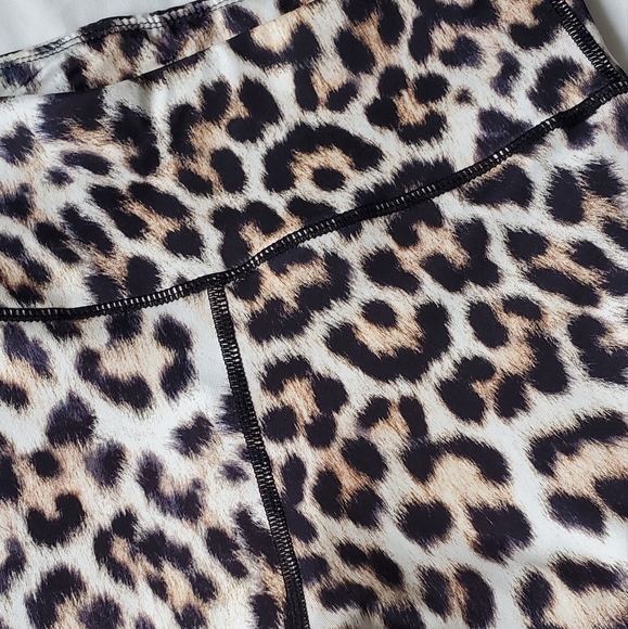 3 for $20 | Leopard Print High-Waist Leggings | size S - Picture 2 of 3